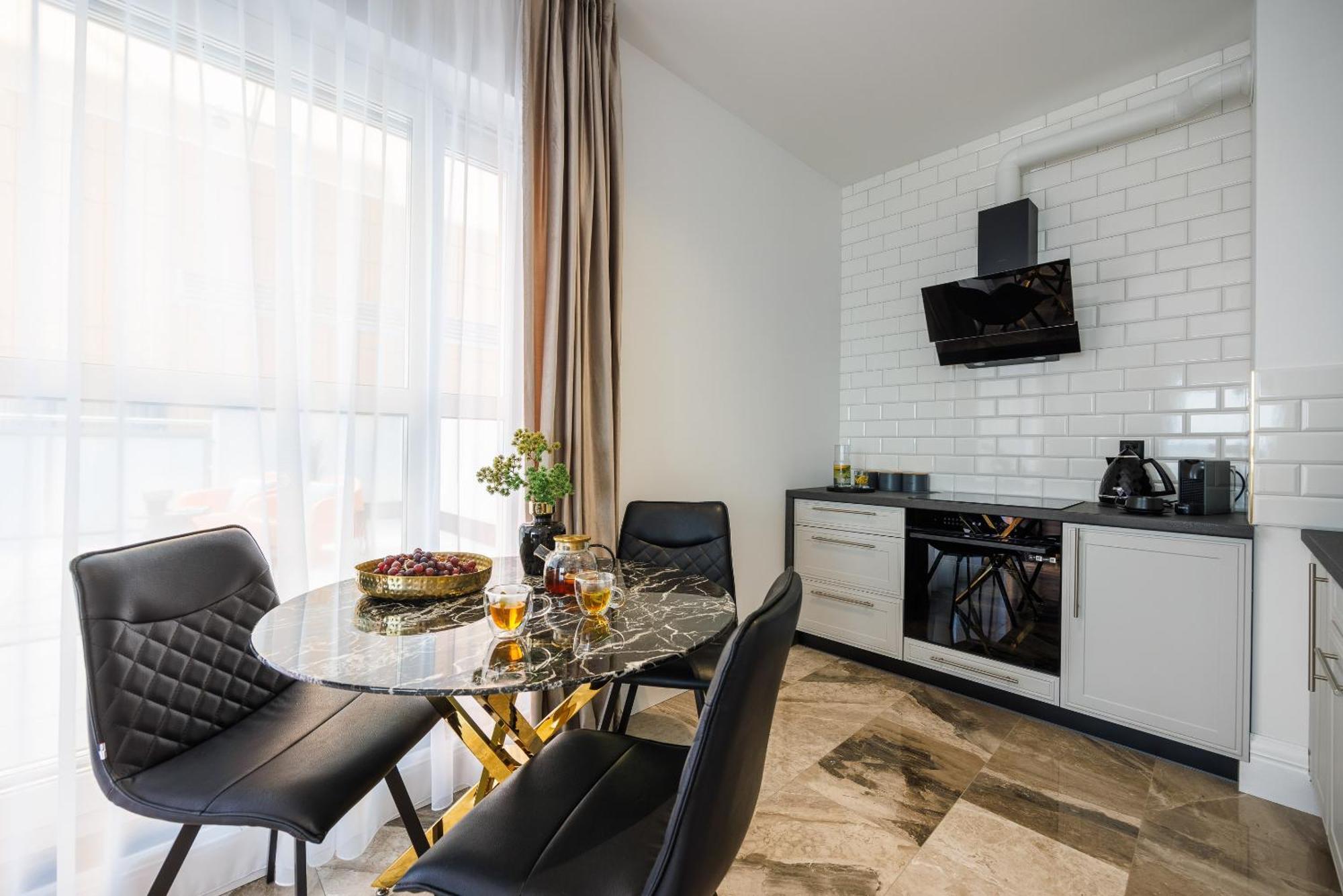 Emihouse Riverside Premium & Free Parking Apartment