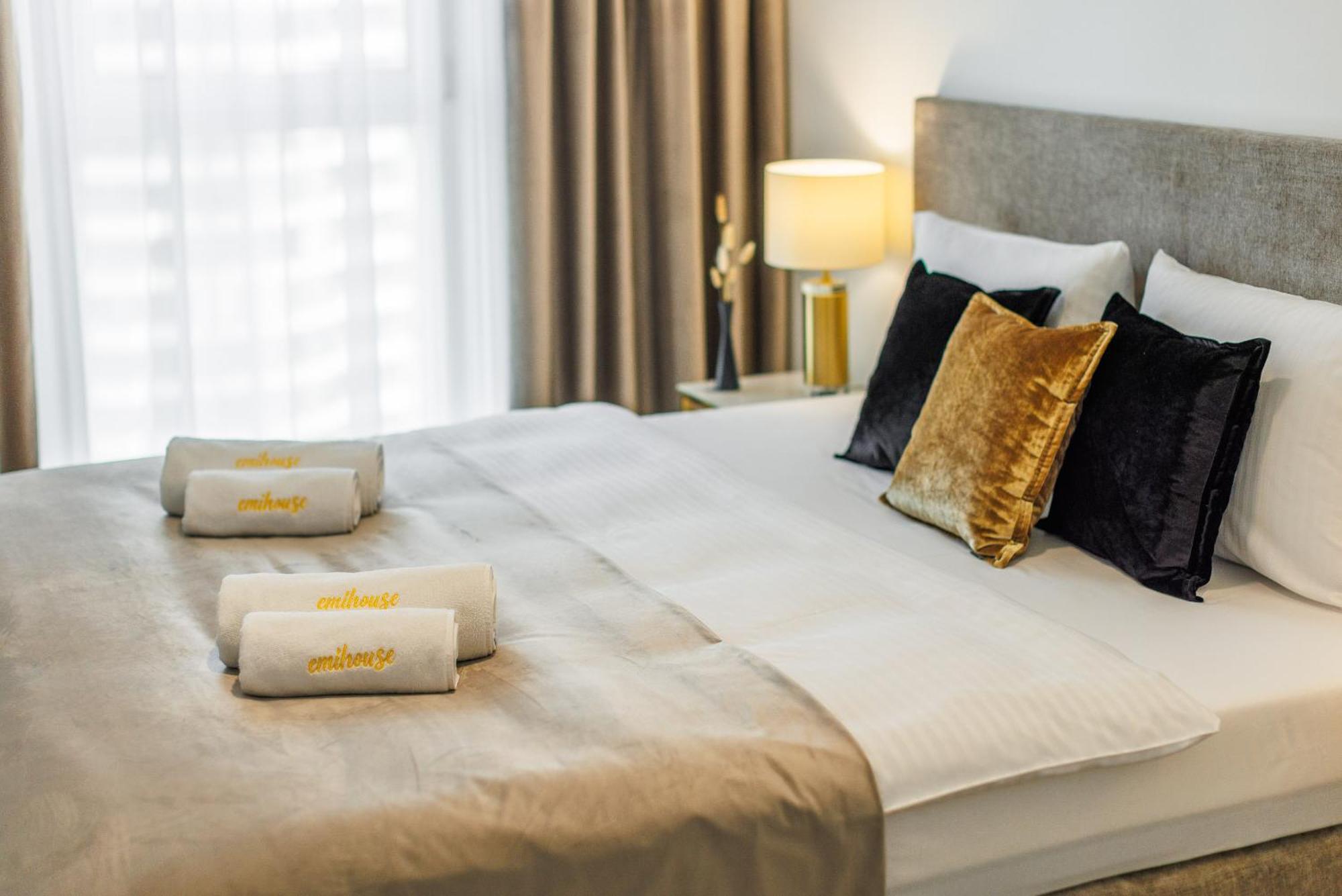 Emihouse Riverside Premium & Free Parking Apartment *